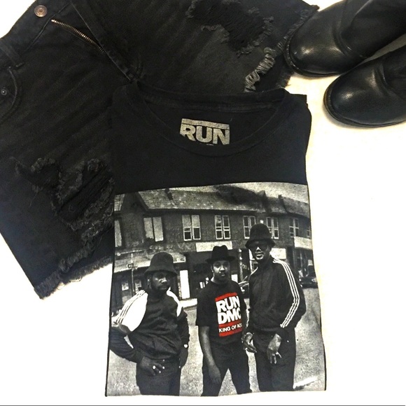 run dmc Tops - RARE Run DMC Distressed Graphic Tee